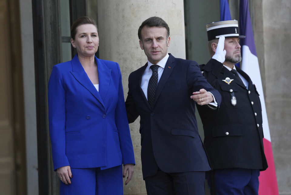 TIL USA: Frankrikes president Emmanuel Macron skal til USA. Her er han sammen med Danmarks statsminister Mette Frederiksen. Bildet viser president Emmanuel Macron sammen med Danmarks statsminister Mette Frederiksen. Foto: Aurelien Morissard / AP / NTB