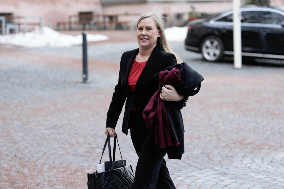 URO FOR KRIG: Det er naturlig at unge kjenner på uro om dagen, sier barne- og familieminister Lene Vågslid. Lene Vågslid (Ap) sier det første hun skal ta tak i som ny barne- og familieminister, er barns bruk av mobil, og spesielt sosiale medier. Foto: Fredrik Varfjell / NTB