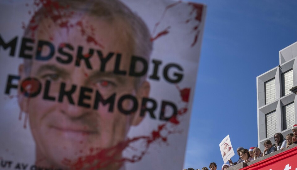 DEMONSTRERTE: Mange møtte opp for å demonstrere på Youngstorget 1. mai.