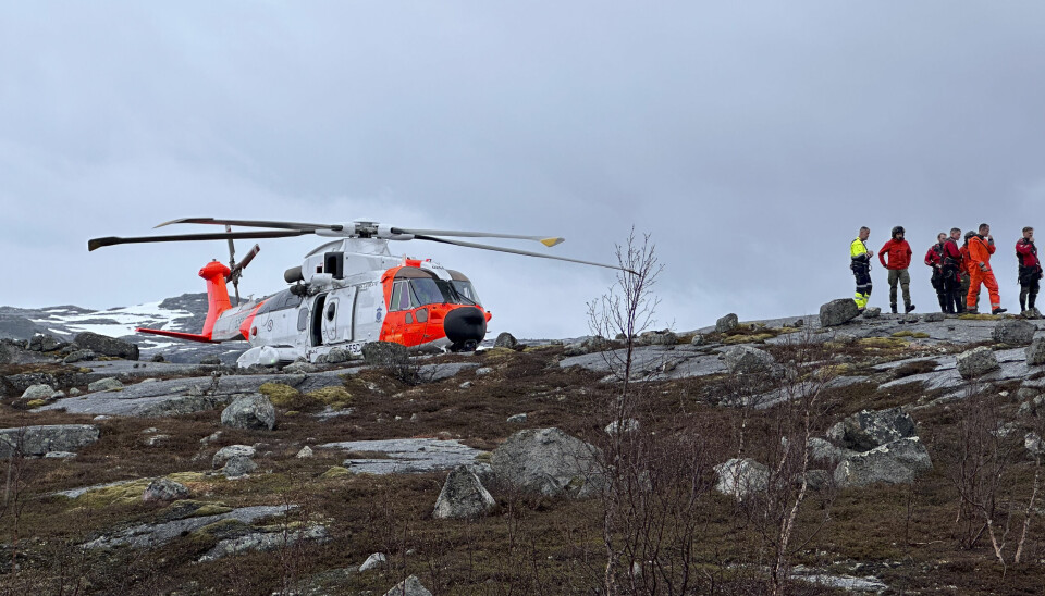 ULYKKE: En bil havnet i vannet på Bjørnfjell i Narvik mandag kveld. To personer døde i ulykken.