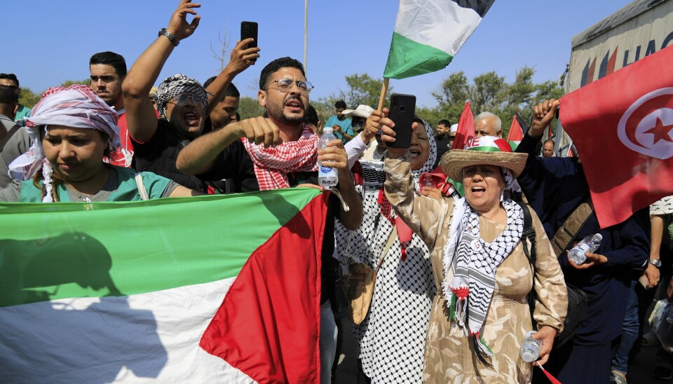 PROTESTERER: Aktivister og andre kjemper for Gaza. Bildet er tatt i Libya tirsdag.