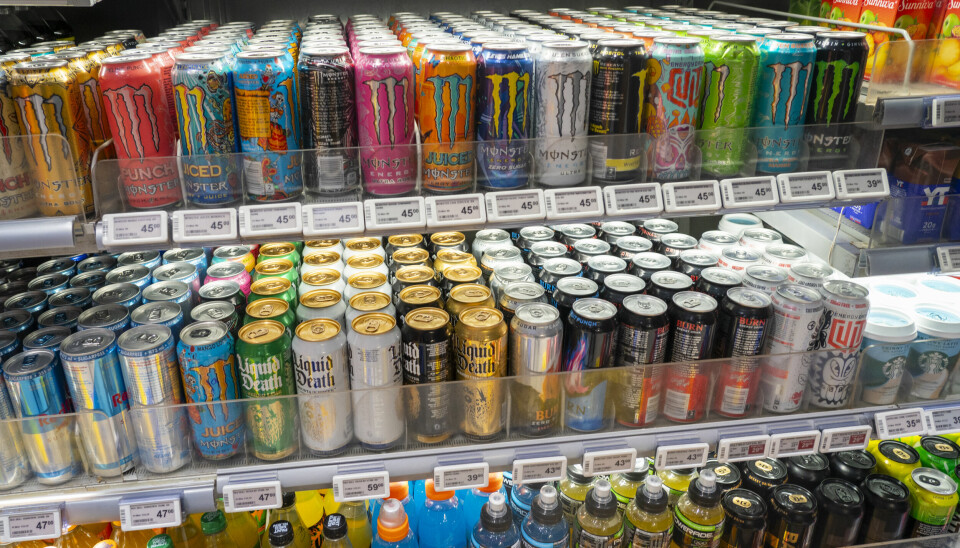 ALDERSGRENSE: Flere mener 16-årsgrense for energidrikk er for lavt.