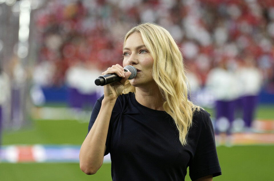 Astrid S får kritikk for versjon av nasjonalsangen