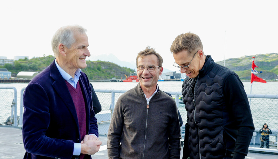 LØPETUR: Jonas Gahr Støre, Ulf Kristersson og Alexander Stubb tok alle tre en løpetur sammen i Bodø i fjor. Den turen ble delt på Strava av en svensk livvakt. Jonas Gahr Støre, Ulf Kristersson og Alexander Stubb står på ei brygge.