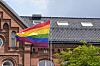 Bildet viser et prideflagg som vaier i vinden. Foto: Terje Pedersen / NTB
