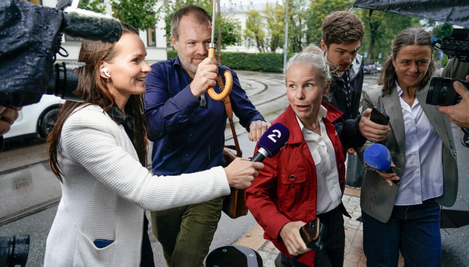 MØTTE STØRE: SV-leder Kirsti Bergstø spiste frokost med Jonas Gahr Støre. Hun møtte pressen etter møtet med statsministeren.