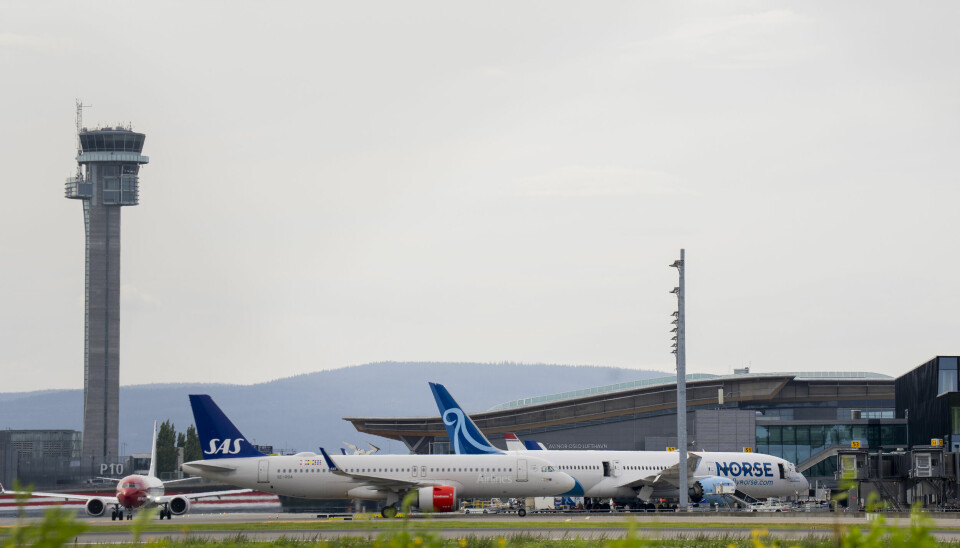 MÅTTE STENGE: Droner fløy i nærheten av Oslo lufthavn. Det førte til at flyplassen måtte stenge i flere timer.